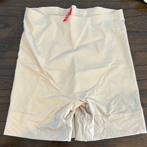 Spank Thinstincts Highwaisted Shorts NWOT Small